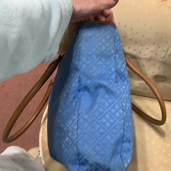 Beautiful Tommy Hilfiger tote - Picture 6 of 11